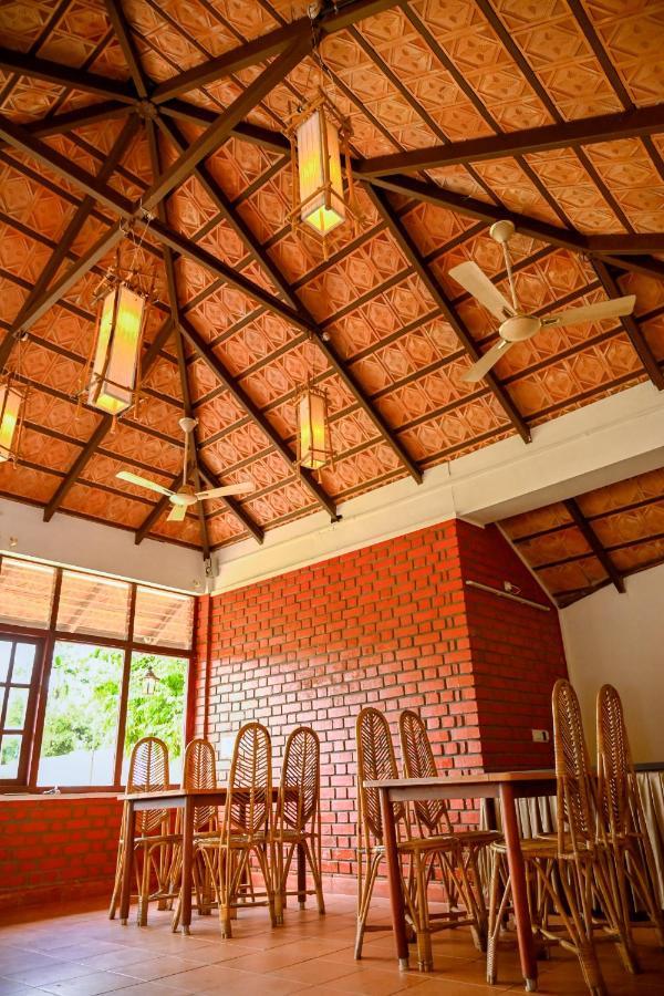 The Shire Hotel สุลต่านบาเทรี ภายนอก รูปภาพ