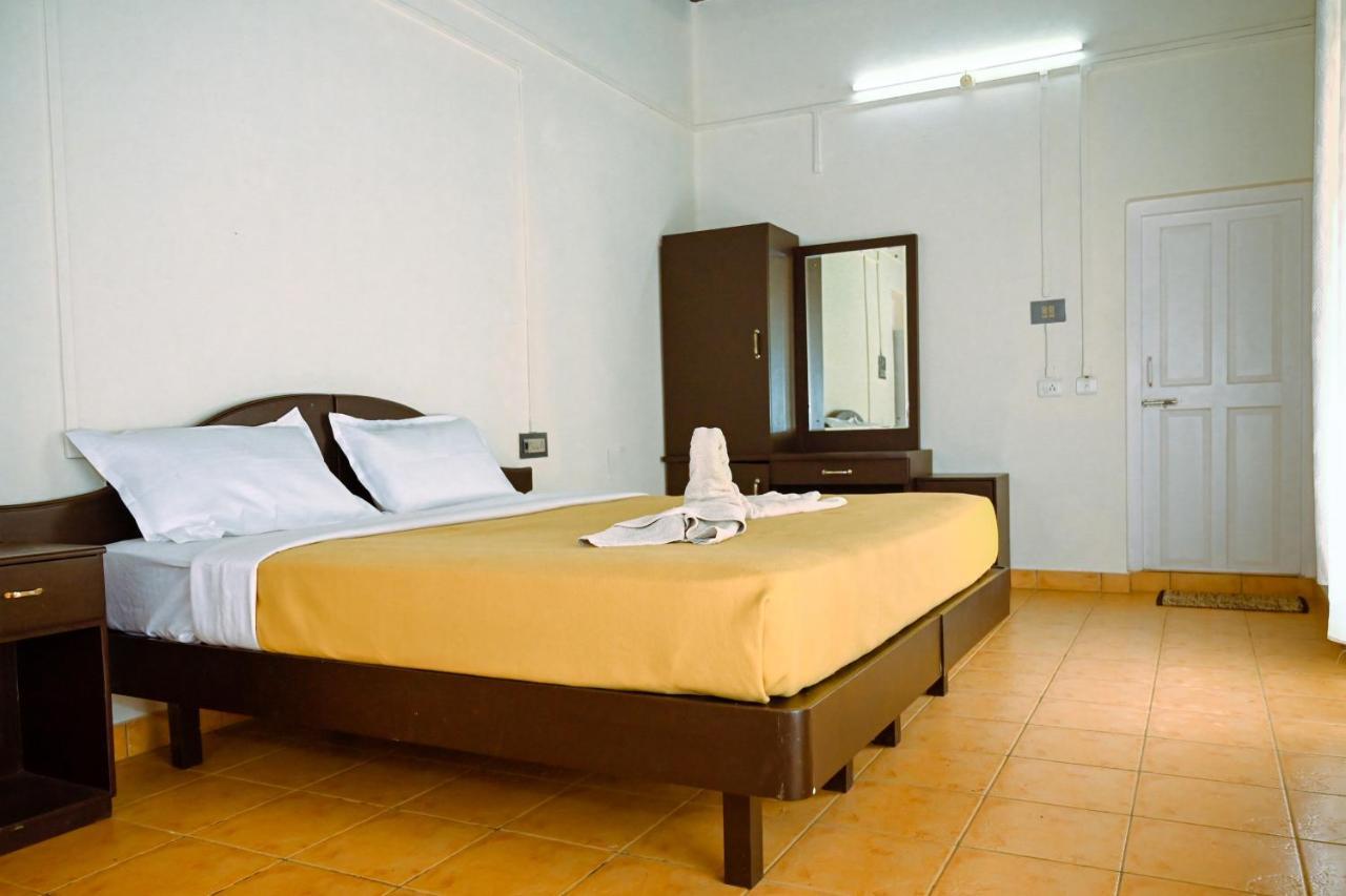 The Shire Hotel สุลต่านบาเทรี ภายนอก รูปภาพ
