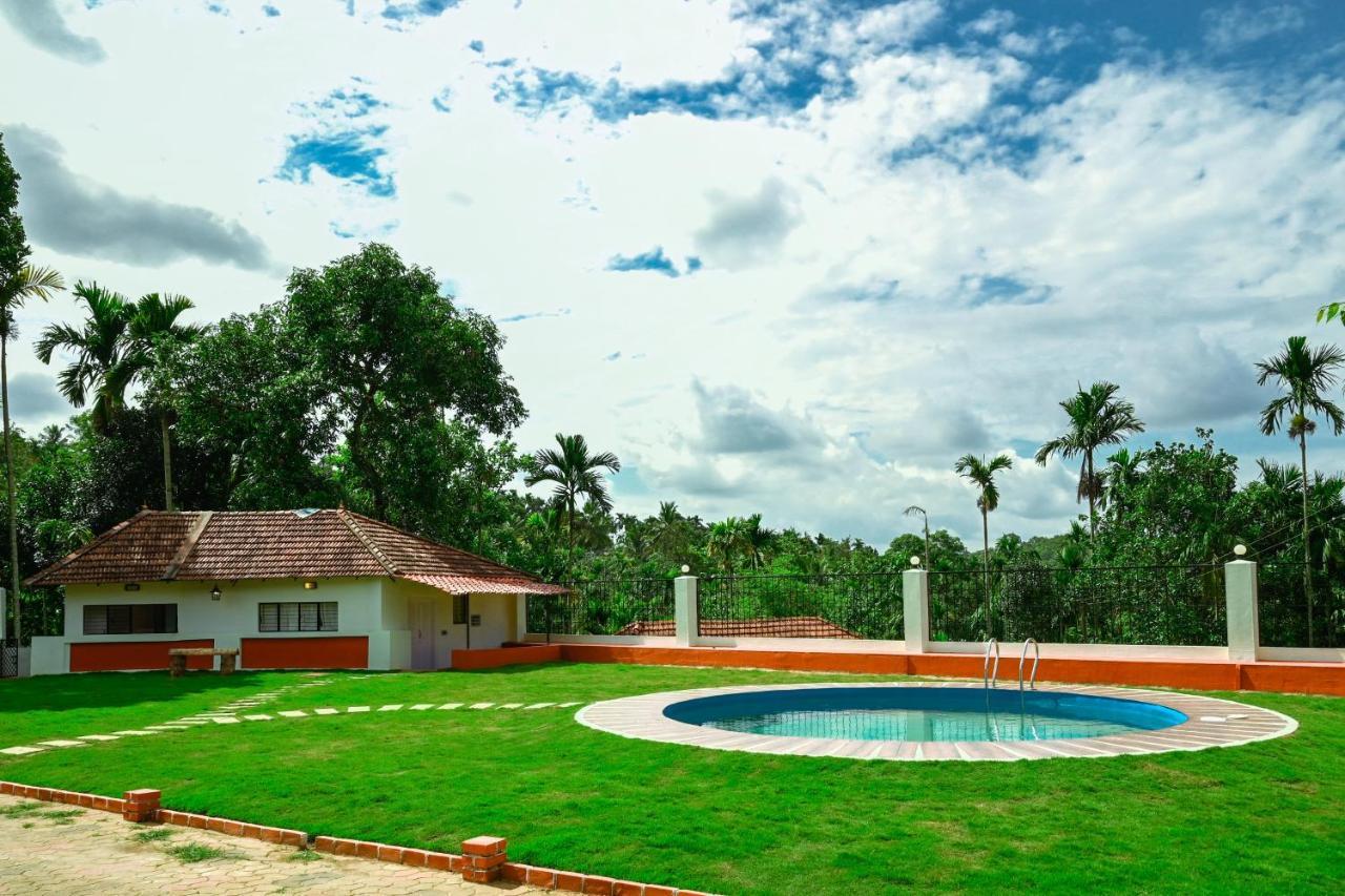 The Shire Hotel สุลต่านบาเทรี ภายนอก รูปภาพ